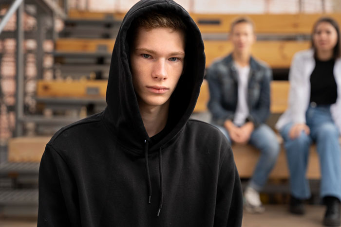 Guy’s Violent Fight With Sister As A Teen Costs Him His Family After She Finally Breaks Silence Guy’s Violent Fight With Sister As A Teen Costs Him His Family After She Finally Breaks Silence