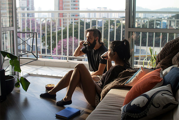 Man Has A Wake Up Call After Roommate Makes It Clear That She’s Not Interested In Him Man Has A Wake Up Call After Roommate Makes It Clear That She’s Not Interested In Him