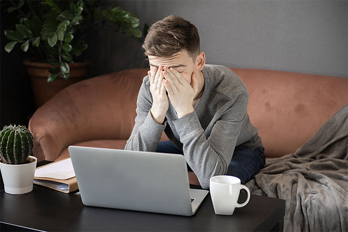 Man Has A Wake Up Call After Roommate Makes It Clear That She’s Not Interested In Him Man Has A Wake Up Call After Roommate Makes It Clear That She’s Not Interested In Him