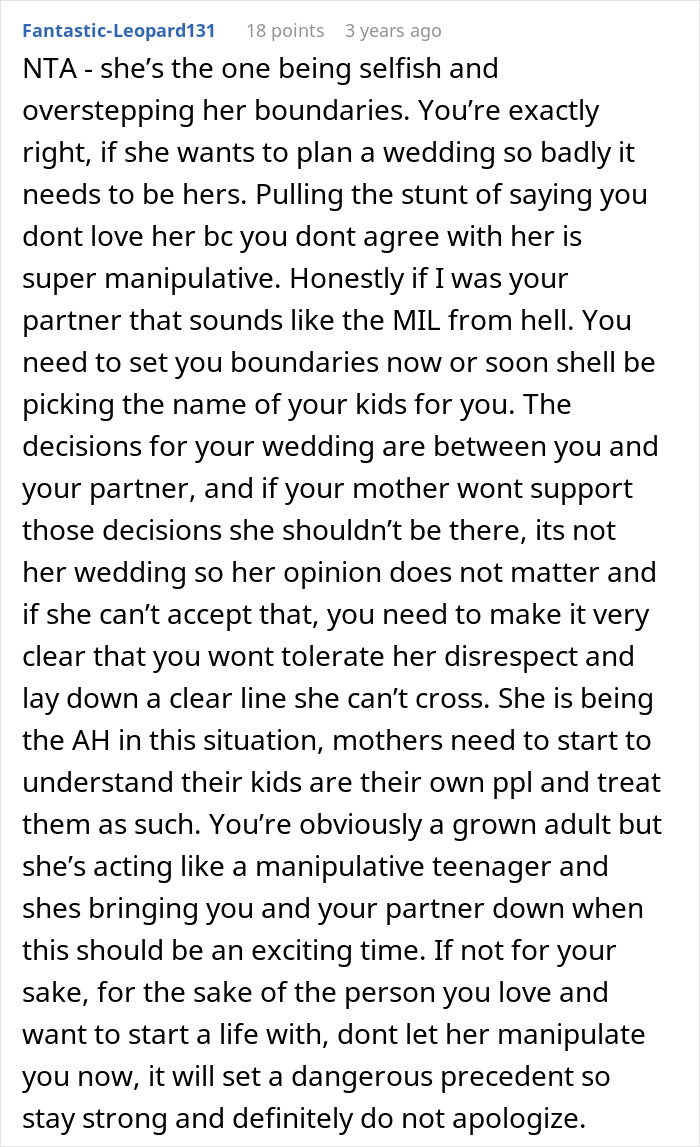 Mom Exposes Herself As A Homophobe After Trying To Take Over Daughter’s Wedding Mom Exposes Herself As A Homophobe After Trying To Take Over Daughter’s Wedding
