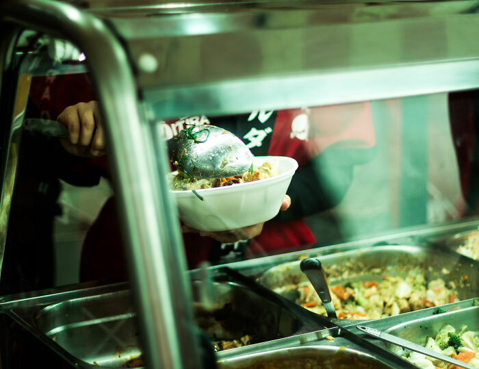 American Mom Compares “Next-Level” Kid’s School Lunch In France to USA, Experts Weigh In American Mom Compares “Next-Level” Kid’s School Lunch In France to USA, Experts Weigh In