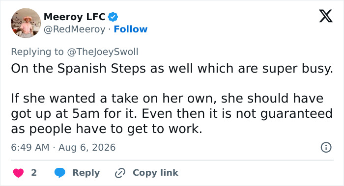 Joey Swoll Intervenes After Influencer Repeatedly Shames People For Looking At Her While Filming In Public Joey Swoll Intervenes After Influencer Repeatedly Shames People For Looking At Her While Filming In Public