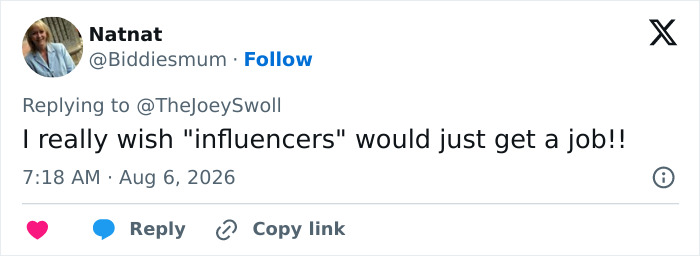 Joey Swoll Intervenes After Influencer Repeatedly Shames People For Looking At Her While Filming In Public Joey Swoll Intervenes After Influencer Repeatedly Shames People For Looking At Her While Filming In Public