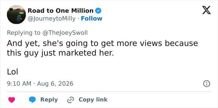 Joey Swoll Intervenes After Influencer Repeatedly Shames People For Looking At Her While Filming In Public Joey Swoll Intervenes After Influencer Repeatedly Shames People For Looking At Her While Filming In Public