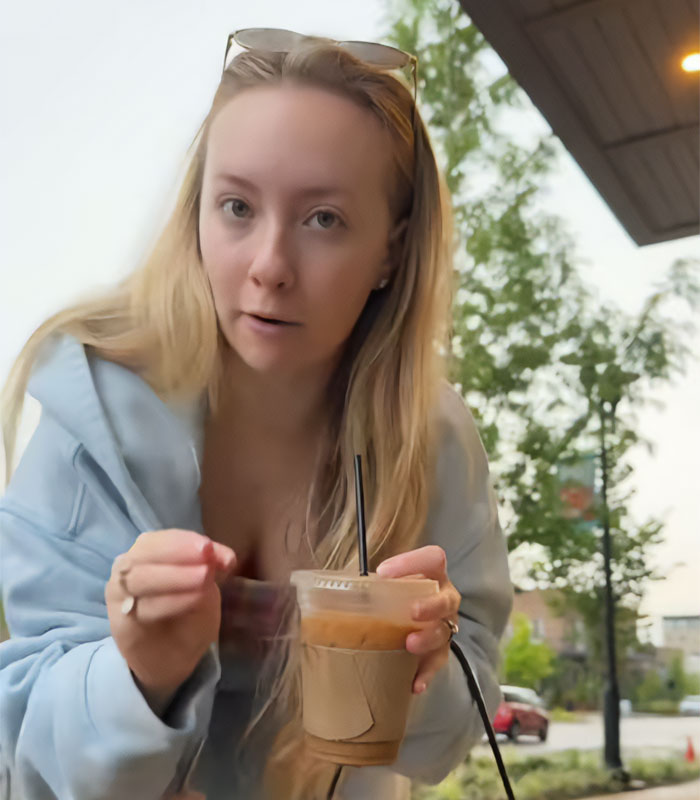 Influencer Tries To Call Out Venetians For Their Reaction To Her Filming But Gets Savagely Roasted Instead Influencer Tries To Call Out Venetians For Their Reaction To Her Filming But Gets Savagely Roasted Instead