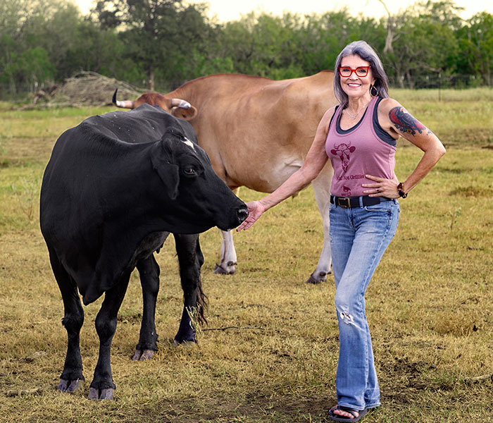 Vegan Wife Of Cattle Rancher Fights Husband To Turn His Farm Into A Sanctuary: “Those Cows Became Family” Vegan Wife Of Cattle Rancher Fights Husband To Turn His Farm Into A Sanctuary: “Those Cows Became Family”