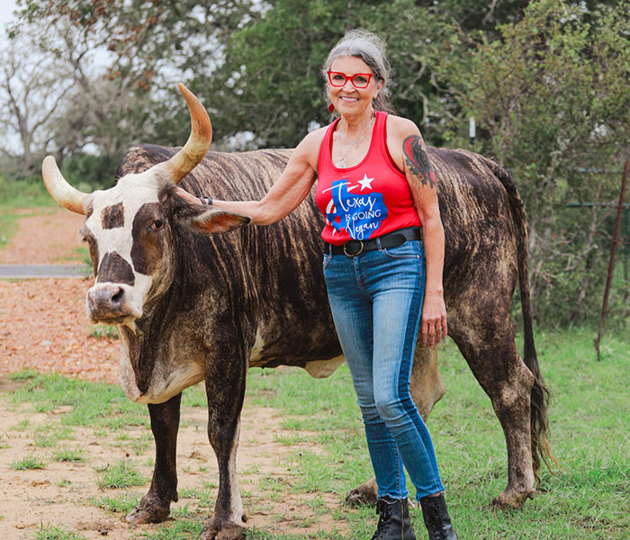 Vegan Wife Of Cattle Rancher Fights Husband To Turn His Farm Into A Sanctuary: “Those Cows Became Family” Vegan Wife Of Cattle Rancher Fights Husband To Turn His Farm Into A Sanctuary: “Those Cows Became Family”