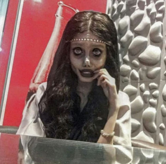 Iranian Woman Becomes Famous As The “Zombie Angelina Jolie,” Later Reveals It Was All An Illusion Iranian Woman Becomes Famous As The “Zombie Angelina Jolie,” Later Reveals It Was All An Illusion