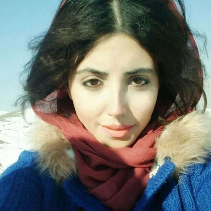 Iranian Woman Becomes Famous As The “Zombie Angelina Jolie,” Later Reveals It Was All An Illusion Iranian Woman Becomes Famous As The “Zombie Angelina Jolie,” Later Reveals It Was All An Illusion