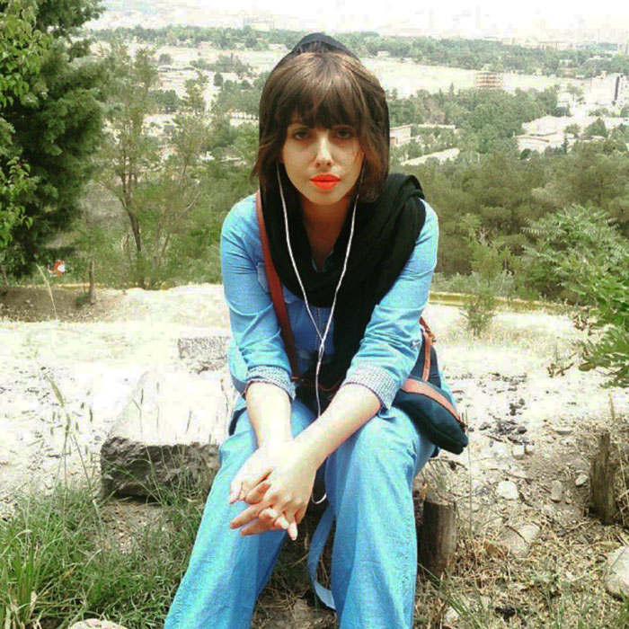 Iranian Woman Becomes Famous As The “Zombie Angelina Jolie,” Later Reveals It Was All An Illusion Iranian Woman Becomes Famous As The “Zombie Angelina Jolie,” Later Reveals It Was All An Illusion