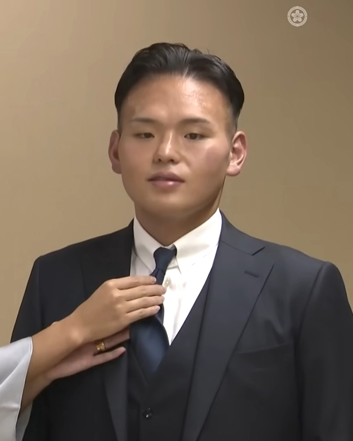 Sumo Wrestling Champion Stuns With Weight Loss Transformation After Retirement: “Freakishly Disciplined” Sumo Wrestling Champion Stuns With Weight Loss Transformation After Retirement: “Freakishly Disciplined”