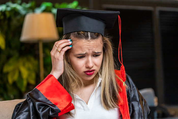 Dad Invites Ex To Daughter’s Surprise Graduation BBQ, She Blames Teen For Leaving Her Out Instead Dad Invites Ex To Daughter’s Surprise Graduation BBQ, She Blames Teen For Leaving Her Out Instead