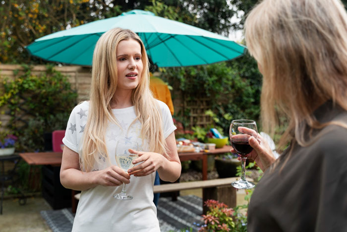 Dad Invites Ex To Daughter’s Surprise Graduation BBQ, She Blames Teen For Leaving Her Out Instead Dad Invites Ex To Daughter’s Surprise Graduation BBQ, She Blames Teen For Leaving Her Out Instead