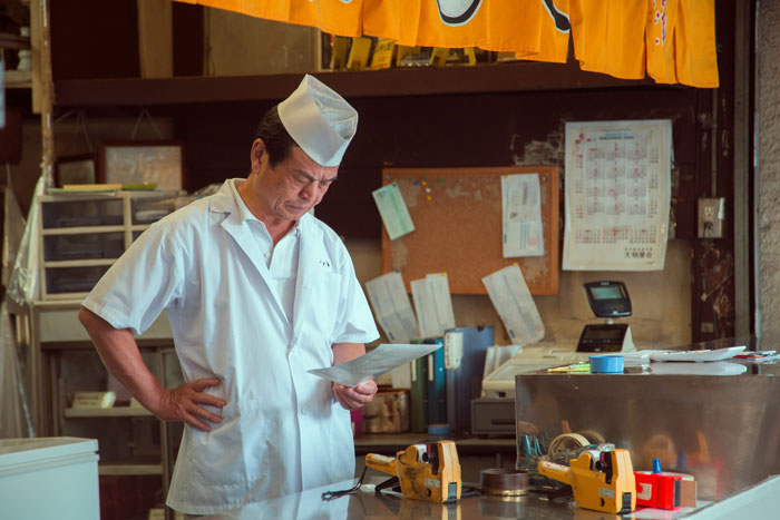 New Boss Cuts Costs By Reusing Customers’ Leftovers, Veteran Employee Makes Sure Authorities Know New Boss Cuts Costs By Reusing Customers’ Leftovers, Veteran Employee Makes Sure Authorities Know