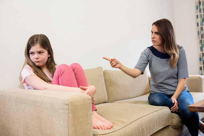 Woman Says Dad Was Her “Crush” At 6, Paranoid Mom Ruins Their Father-Daughter Bond For Good Woman Says Dad Was Her “Crush” At 6, Paranoid Mom Ruins Their Father-Daughter Bond For Good
