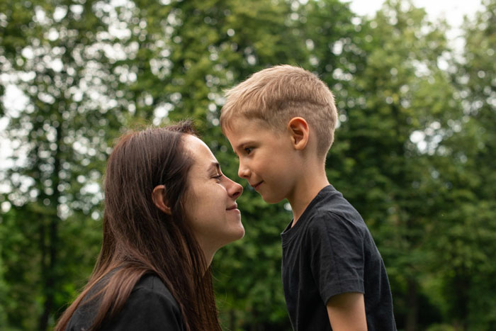 Woman Says Dad Was Her “Crush” At 6, Paranoid Mom Ruins Their Father-Daughter Bond For Good Woman Says Dad Was Her “Crush” At 6, Paranoid Mom Ruins Their Father-Daughter Bond For Good