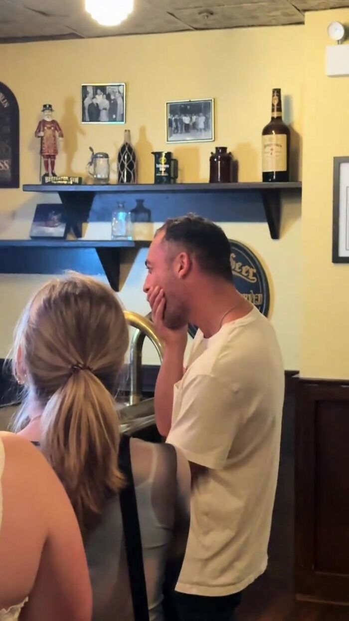 Woman Celebrates Divorce By Publicly Counting Down Her Ex-Husband’s Biggest Failures, Guests Love It Woman Celebrates Divorce By Publicly Counting Down Her Ex-Husband’s Biggest Failures, Guests Love It
