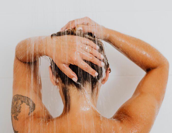 Woman Sparks Global Mystery With Claim She Gets Odd “Pulling Sensations” In Scalp Only After Showering At Home Woman Sparks Global Mystery With Claim She Gets Odd “Pulling Sensations” In Scalp Only After Showering At Home