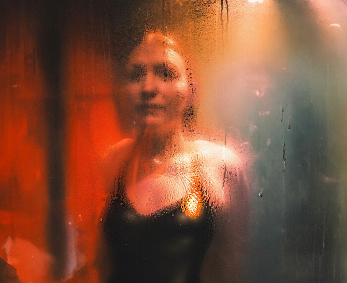 Woman Sparks Global Mystery With Claim She Gets Odd “Pulling Sensations” In Scalp Only After Showering At Home Woman Sparks Global Mystery With Claim She Gets Odd “Pulling Sensations” In Scalp Only After Showering At Home