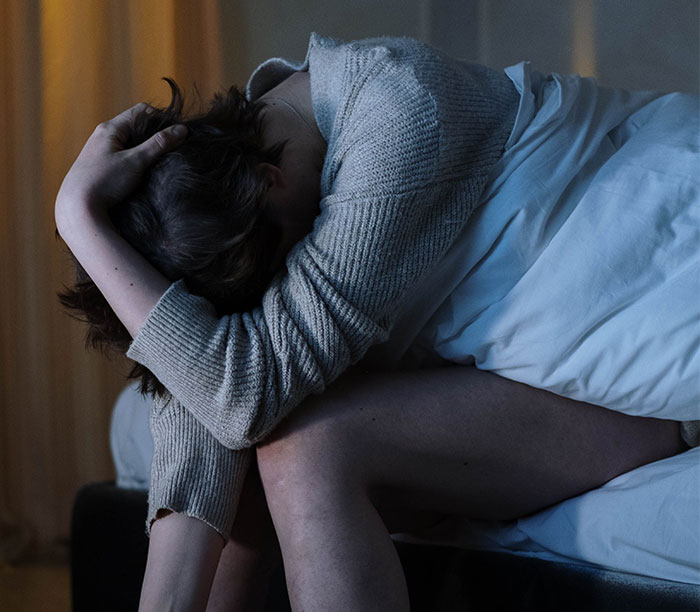 Woman Sparks Global Mystery With Claim She Gets Odd “Pulling Sensations” In Scalp Only After Showering At Home Woman Sparks Global Mystery With Claim She Gets Odd “Pulling Sensations” In Scalp Only After Showering At Home