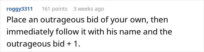 Man Turns Charity Auction Into A Competition With Helpers Bidding For Him, Guest Beats His Strategy Man Turns Charity Auction Into A Competition With Helpers Bidding For Him, Guest Beats His Strategy