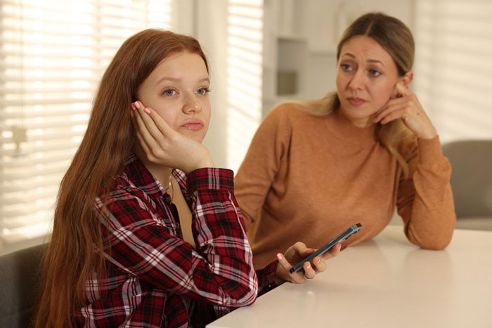Woman Admits She’s Happy Toxic Sis Is Infertile, Says She Would Damage The Kid Like She Did With Her Woman Admits She’s Happy Toxic Sis Is Infertile, Says She Would Damage The Kid Like She Did With Her
