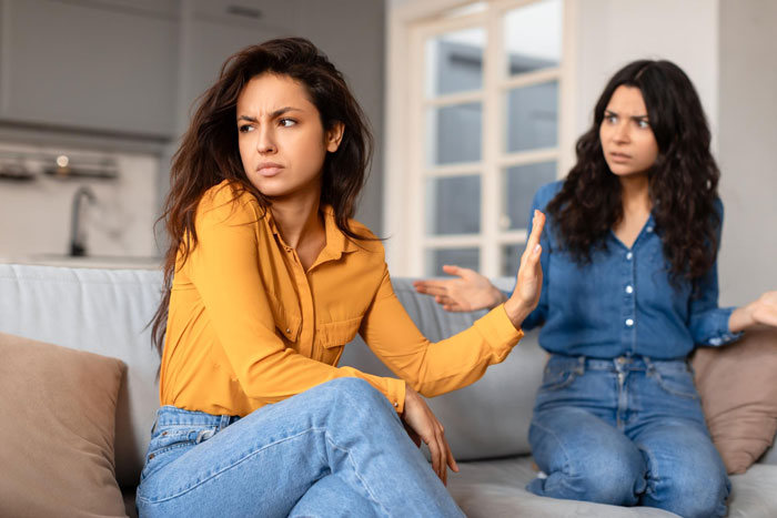Woman Admits She’s Happy Toxic Sis Is Infertile, Says She Would Damage The Kid Like She Did With Her Woman Admits She’s Happy Toxic Sis Is Infertile, Says She Would Damage The Kid Like She Did With Her