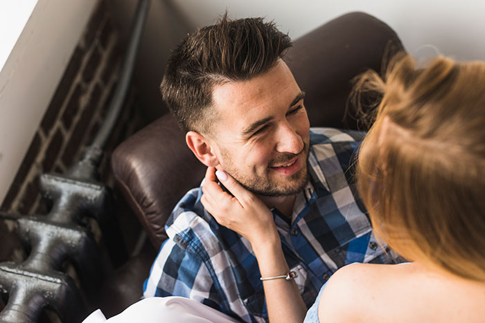 Guy Whines That GF Is Ignoring Him Even When She’s Busy, Anxious GF Plots To Dump Him Secretly Guy Whines That GF Is Ignoring Him Even When She’s Busy, Anxious GF Plots To Dump Him Secretly