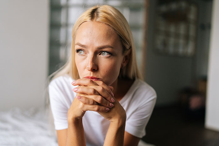 Guy Whines That GF Is Ignoring Him Even When She’s Busy, Anxious GF Plots To Dump Him Secretly Guy Whines That GF Is Ignoring Him Even When She’s Busy, Anxious GF Plots To Dump Him Secretly
