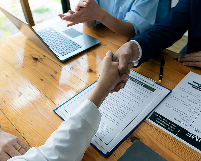 52YO Woman Reveals The Resume “Botoxing” Trick After Spending Over A Year Applying To “Gazillions” Of Jobs 52YO Woman Reveals The Resume “Botoxing” Trick After Spending Over A Year Applying To “Gazillions” Of Jobs