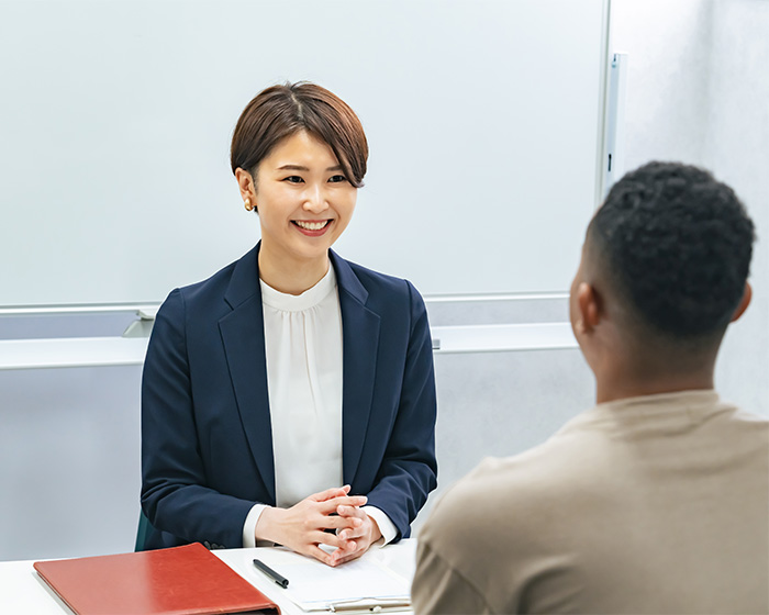 52YO Woman Reveals The Resume “Botoxing” Trick After Spending Over A Year Applying To “Gazillions” Of Jobs 52YO Woman Reveals The Resume “Botoxing” Trick After Spending Over A Year Applying To “Gazillions” Of Jobs