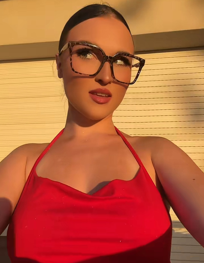 “I’ll Never Get Tired”: Viral “Red Bikini Girl” Breaks The Internet Again With New Videos In The Same Swimsuit
