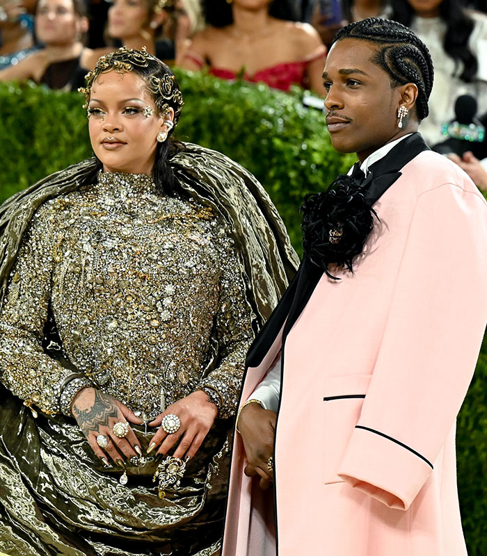 “Vulgar” Rihanna And A$AP Rocky Video Sparks Uproar Online After Making People “Extremely Uncomfortable” “Vulgar” Rihanna And A$AP Rocky Video Sparks Uproar Online After Making People “Extremely Uncomfortable”