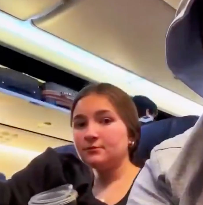 “Not Crying Of Joy”: Family Flies Across The World To Surprise Their Daughter And Her Reaction Says It All “Not Crying Of Joy”: Family Flies Across The World To Surprise Their Daughter And Her Reaction Says It All