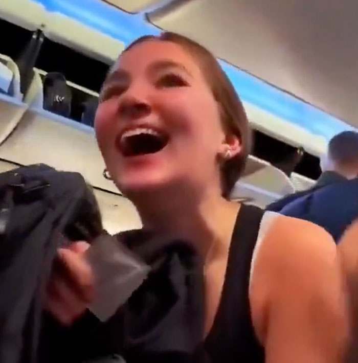 “Not Crying Of Joy”: Family Flies Across The World To Surprise Their Daughter And Her Reaction Says It All “Not Crying Of Joy”: Family Flies Across The World To Surprise Their Daughter And Her Reaction Says It All