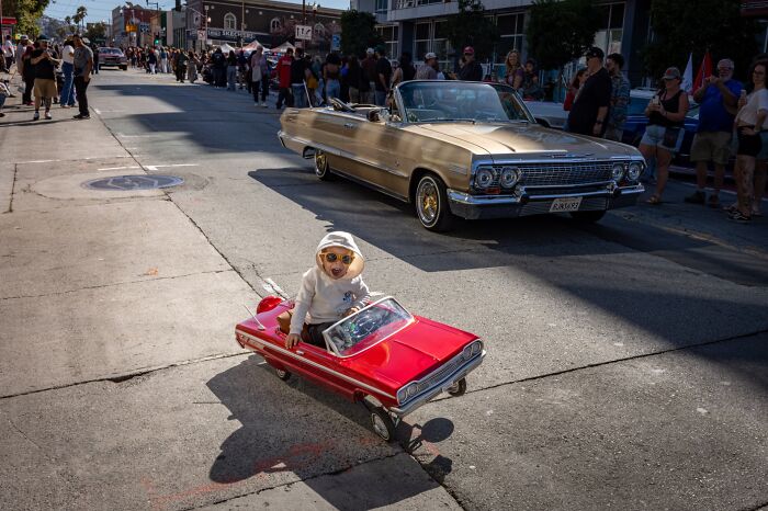 57 Photos From The Pure Street Photography Awards Capturing Life&rsquo;s Most Authentic Moments