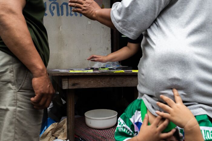 57 Photos From The Pure Street Photography Awards Capturing Life&rsquo;s Most Authentic Moments