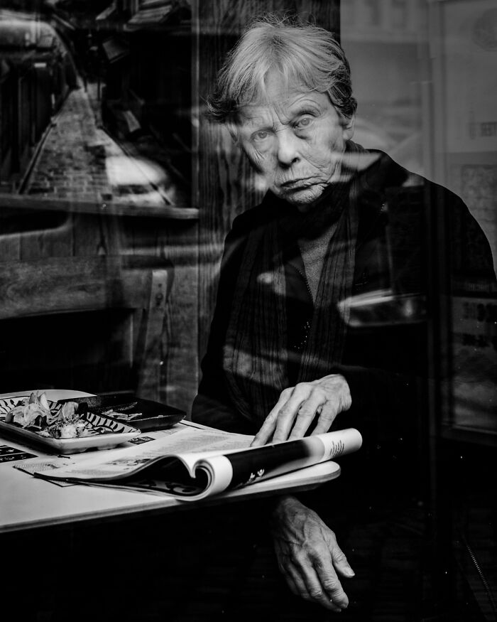 57 Photos From The Pure Street Photography Awards Capturing Life&rsquo;s Most Authentic Moments