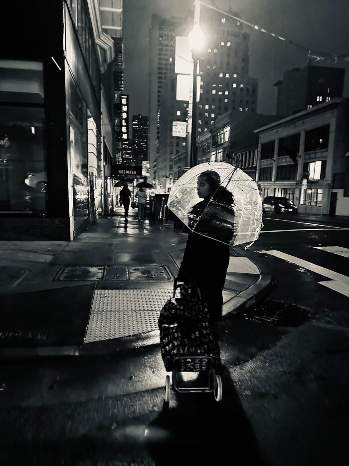 57 Photos From The Pure Street Photography Awards Capturing Life&rsquo;s Most Authentic Moments