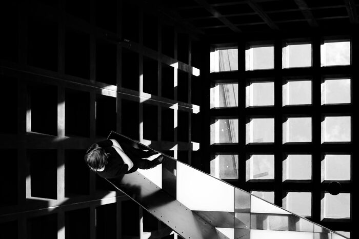 57 Photos From The Pure Street Photography Awards Capturing Life&rsquo;s Most Authentic Moments