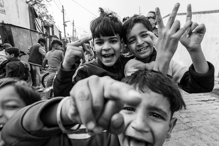 57 Photos From The Pure Street Photography Awards Capturing Life&rsquo;s Most Authentic Moments