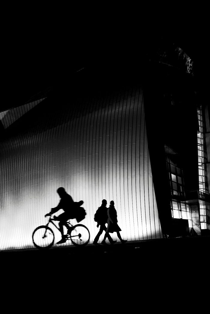 57 Photos From The Pure Street Photography Awards Capturing Life&rsquo;s Most Authentic Moments