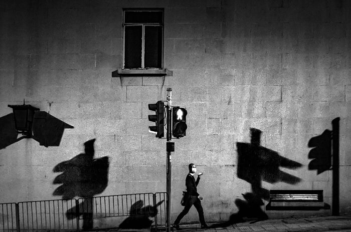 57 Photos From The Pure Street Photography Awards Capturing Life&rsquo;s Most Authentic Moments