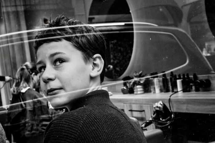 57 Photos From The Pure Street Photography Awards Capturing Life&rsquo;s Most Authentic Moments
