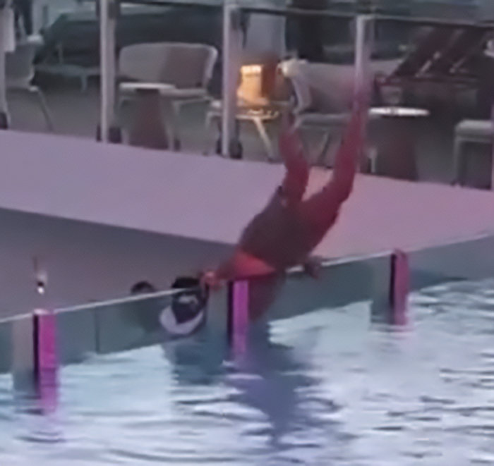 13 Bizarre Cruise Ships Incidents That Left Tourists Terrified, Featuring “Foot Fungus Lady” 13 Bizarre Cruise Ships Incidents That Left Tourists Terrified, Featuring “Foot Fungus Lady”