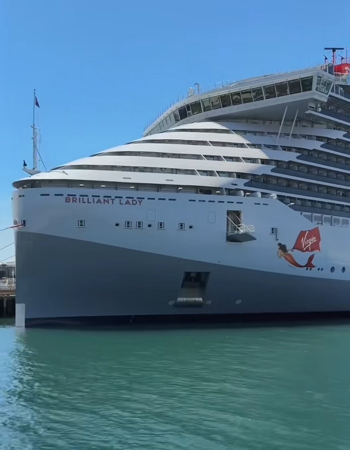 13 Bizarre Cruise Ships Incidents That Left Tourists Terrified, Featuring “Foot Fungus Lady” 13 Bizarre Cruise Ships Incidents That Left Tourists Terrified, Featuring “Foot Fungus Lady”