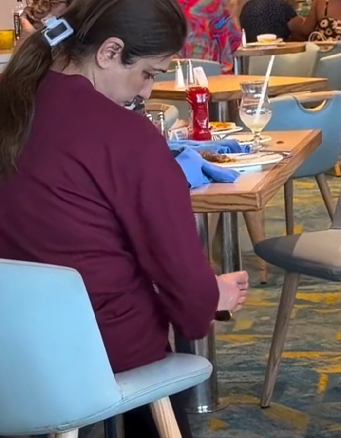 13 Bizarre Cruise Ships Incidents That Left Tourists Terrified, Featuring “Foot Fungus Lady” 13 Bizarre Cruise Ships Incidents That Left Tourists Terrified, Featuring “Foot Fungus Lady”