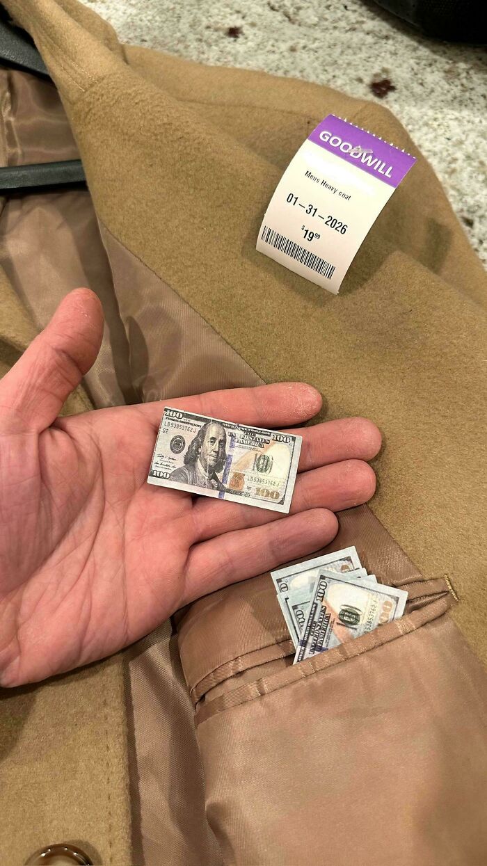 96 Times People Hit The Jackpot At The Thrift Store And It Was Too Good Not To Share (New Pics) 96 Times People Hit The Jackpot At The Thrift Store And It Was Too Good Not To Share (New Pics)