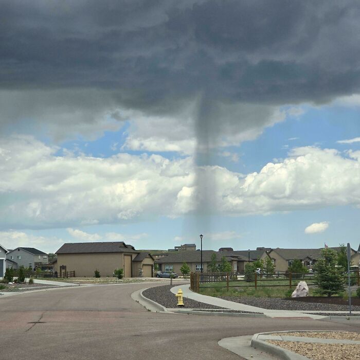 86 Real Photos That Make Your Brain Question If They Were Edited