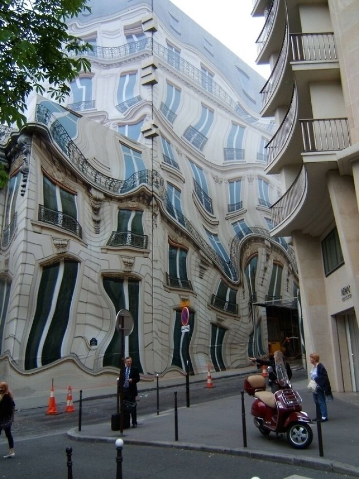 86 Real Photos That Make Your Brain Question If They Were Edited